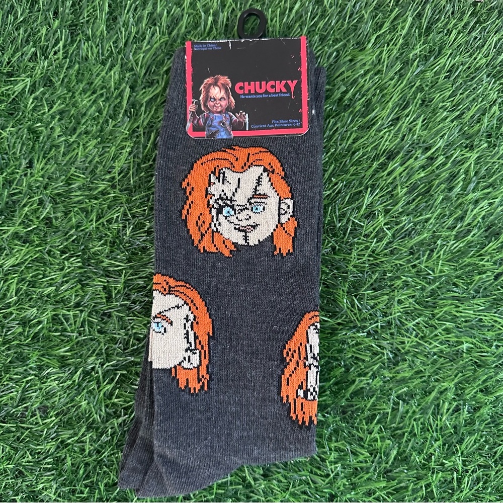 CHUCKY Halloween Gray Crew Socks 1 Pair  Adult Size 6–12 – NWT Horror Graphic